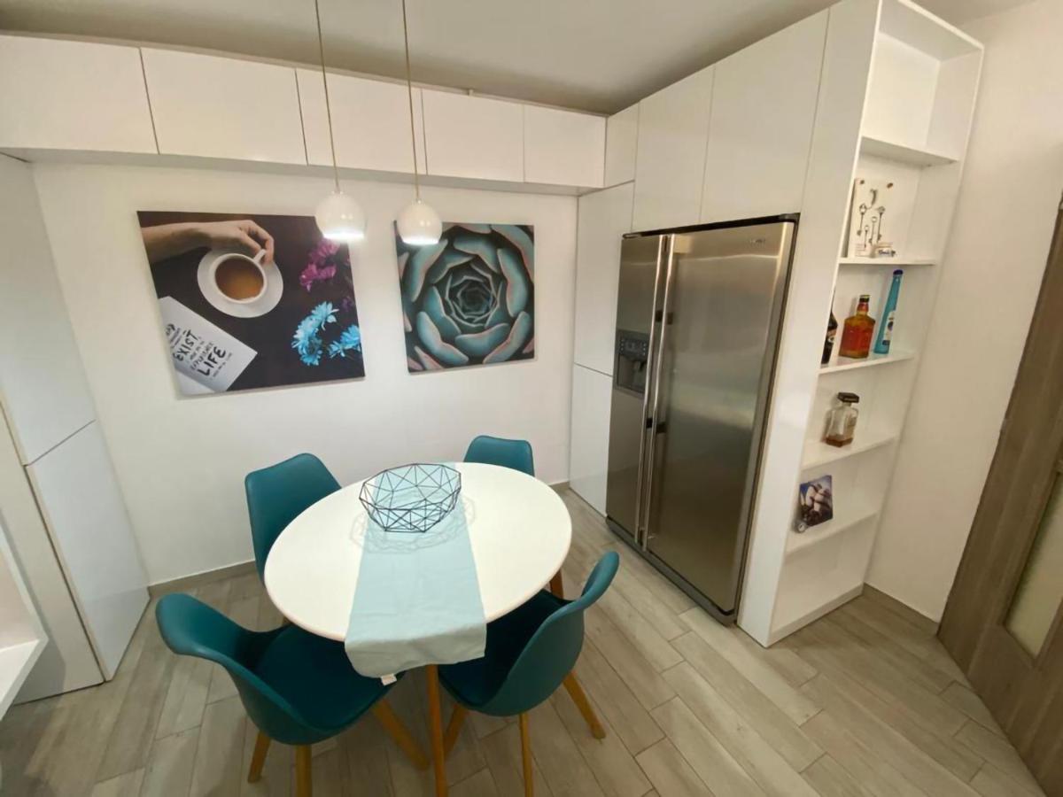 Beautiful Modern Apartment Craiova Eksteriør billede